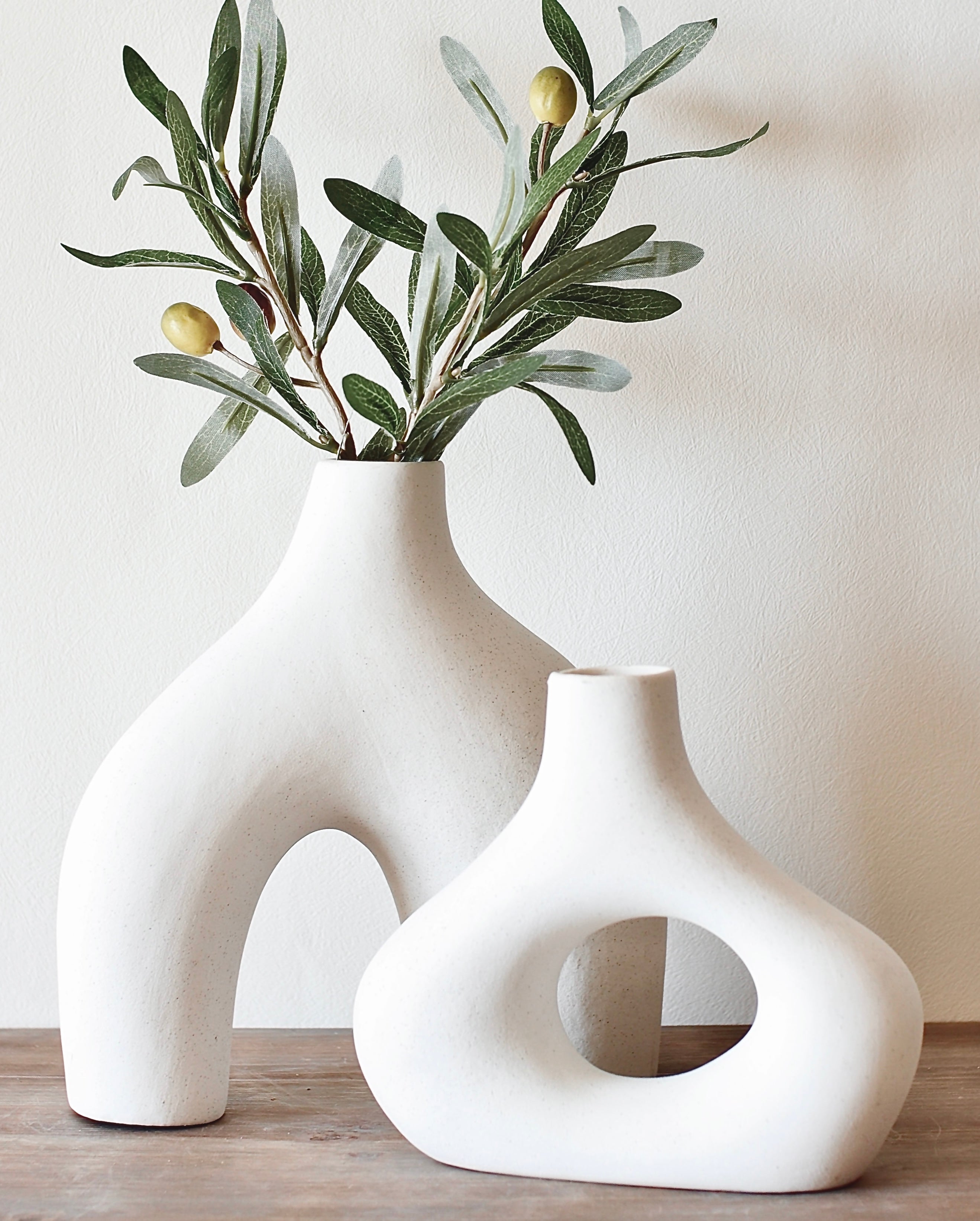 Donut ring vase white ceramic set